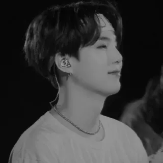 🎻 Suga kpop, bts, min yoongi, idol, sänger, musik, schwarz weiß, porträt whatsapp sticker