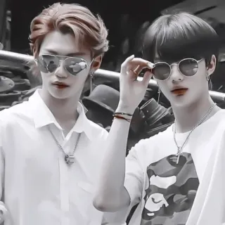 #𝐦𝐨𝐨𝐝: 𝗁𝗒𝗎𝗇𝗅𝗂𝗑 ;: by @paradismaudit whatsapp stickers