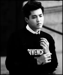 ➿ GIVENCHY Moda, Abbigliamento, Ritratto, Maglione, Givenchy telegram sticker