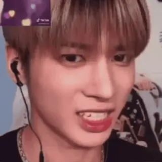 🤢 whatsapp sticker