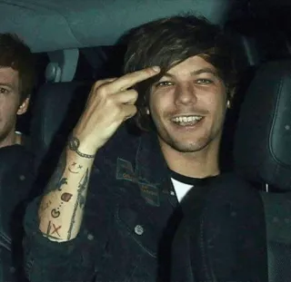 🥀 Louis Tomlinson Louis Tomlinson, dedo corazón, gesto ofensivo, One Direction, cantante telegram sticker