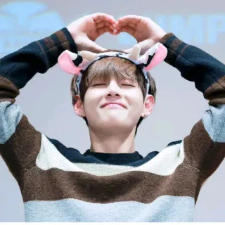 ❤ V kpop, bts, idol, celebrità, cantante, cuore telegram sticker