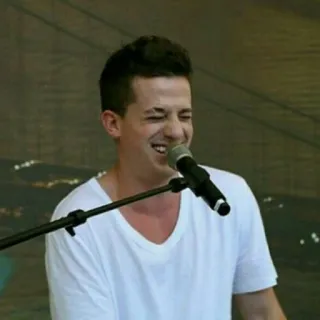 ✨ Charlie Puth Sänger, Songwriter, Musiker, Promi, Porträt, Person whatsapp sticker