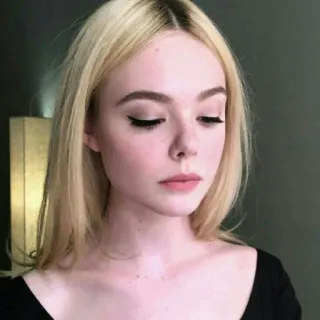 😌 Elle Fanning Elle Fanning, actriz, rubia, maquillaje, retrato, celebridad telegram sticker