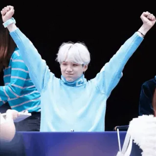 😁 personne, célébration, cheveux blancs, succès, kpop telegram sticker