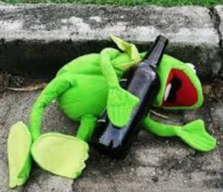 🍺 Kermit Kermit la Rana, marioneta, alcohol, borracho telegram sticker