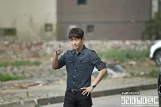 👍 Criminal Minds 크리미널마인드 drama coréen, émission télé, pouce levé, homme whatsapp sticker