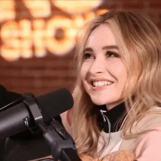🥀 Sabrina Carpenter cantante, attrice, bionda, ritratto, sorridente telegram sticker