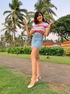 Shirley Setia @LegendaryKeys whatsapp stickers