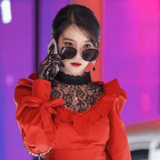 🏨 IU Koreanisch, Schauspielerin, Sängerin, Promi, Mode, Stil, Sonnenbrille telegram sticker
