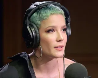 🍒 Halsey cantor, celebridade, músico, popstar, brincos, retrato whatsapp sticker