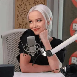 🍂 Dove Cameron attrice, cantante, celebrità, bionda, ritratto telegram sticker