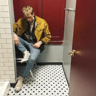➿ Machine Gun Kelly Machine Gun Kelly, MGK, Người, Người nổi tiếng, Ca sĩ, Nhạc sĩ whatsapp sticker