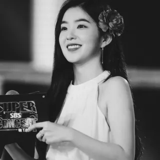 ⛲️ SUPER CONCERT kpop, cantante, mujer, retrato, monocromo, blanco y negro, concierto telegram sticker
