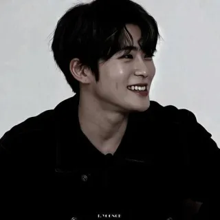 🎥 homme, portrait, sourire, fossettes, asiatique, coréen, acteur telegram sticker