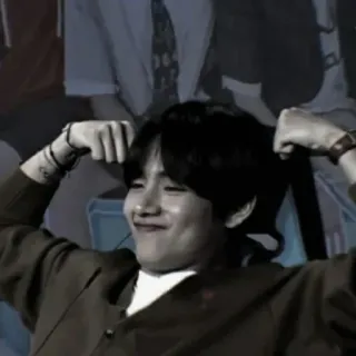 💪 V BTS, Kpop, Айдол, V, Ким Тэхён, Знаменитость telegram sticker