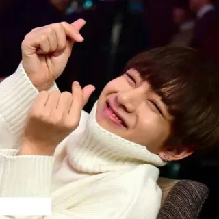 🌸 V kpop, bts, v, cuore con le dita, coreano, cantante telegram sticker