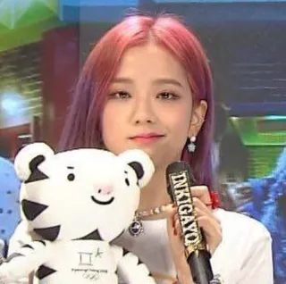 💙 INKIGAYO Idol, K-pop, Blackpink, Jisoo, Inkigayo, Urso de pelúcia telegram sticker