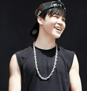 ⛲️ man, K-pop, glimlach, mouwloos, ketting telegram sticker