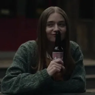 🚬 女性, ビール, 飲む, セーター, ポートレート telegram sticker