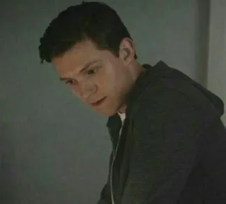 😔 Tom Holland tom holland, ator, celebridade telegram sticker