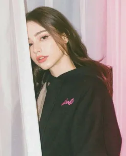 ⭐ mujer, chica, retrato, modelo, pelo largo, sudadera con capucha telegram sticker