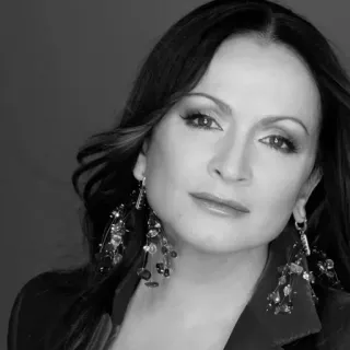 🙂 Gloria Estefan cantante, músico, cubano, blanco y negro, pendientes telegram sticker