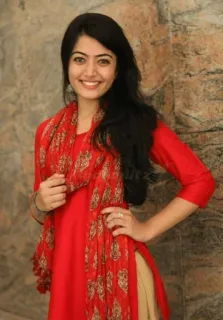 😅 vrouw, portret, glimlachend, jurk, Indiase mode, Rashmika Mandanna telegram sticker