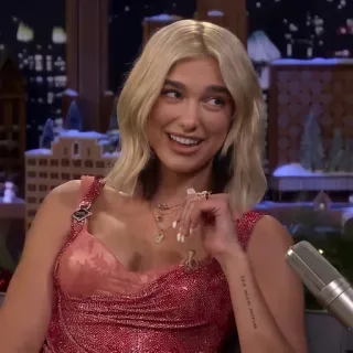 🖇 Dua Lipa Sängerin, Promi, Porträt, Frau, blonde Haare, Kleid whatsapp sticker