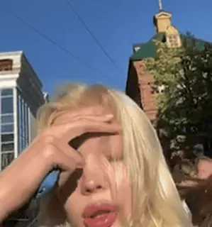 😍 blond, frau, zunge, gesicht, mädchen, selfie, outdoor telegram sticker