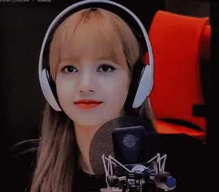 🍭 Lisa pessoa, mulher, fones de ouvido, microfone, kpop, idol, lisa whatsapp sticker