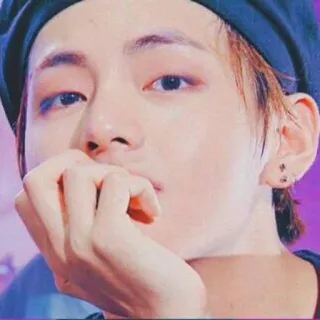 🤨 V kpop, bts, idole, chanteur, taehyung, v telegram sticker