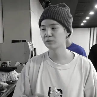🏐 Suga Suga, BTS, K-Pop, Мин Юнги, Айдол whatsapp sticker
