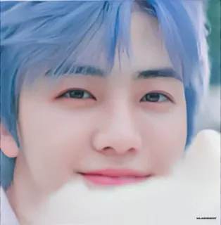 🧺 majiednmedit Person, Porträt, Mann, K-Pop, Asiatisch, Sänger, blaue Haare whatsapp sticker
