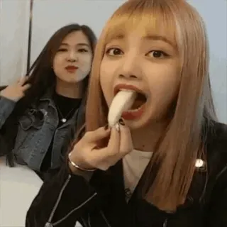 🥂 Lisa wanita, makan, potret, gadis, selebriti, orang, makanan telegram sticker