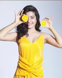 😉 vrouw, oranje, gele jurk, glimlach, model, fruit telegram sticker