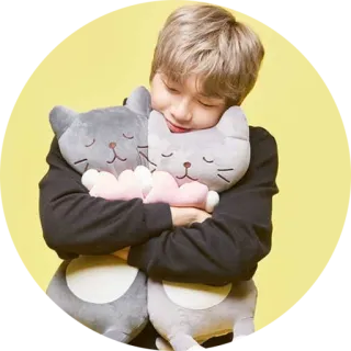 ☺️ orang, boneka, kucing, berpelukan, tersenyum whatsapp sticker
