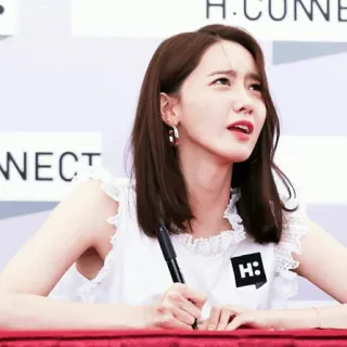 🕊 Yoona Yoona, Im Yoona, Atriz, Cantora, Celebridade, Sul-coreana whatsapp sticker