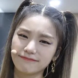 😟 woman, girl, portrait, kpop, k-pop, idol, celebrity whatsapp sticker