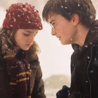 💋 Harry Potter Гарри Поттер, Гермиона Грейнджер, Снег, Фильм, Волшебник, Дружба, Зима telegram sticker