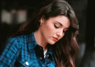 🥓 Porträt, Frau, Mädchen, Hande Erçel, Brünette, lange Haare, hübsch whatsapp sticker