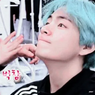 🐙 벅참 K-pop, koreański, niebieskie włosy, makijaż, celebryta telegram sticker