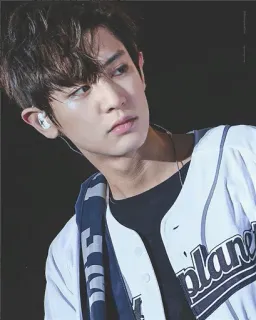 😒 Park Chanyeol K-pop, Chanyeol, EXO, chanteur, uniforme de baseball, portrait, homme telegram sticker