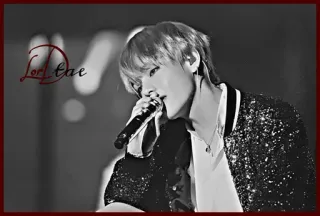 🥀 Lori_Tae K-pop, chanteur, musique, micro, performance, idole telegram sticker
