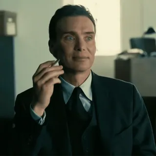 🎬 J. Robert Oppenheimer Oppenheimer Cillian Murphy, Oppenheimer, cigarette, homme, costume telegram sticker