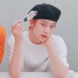 😄 pria, baret, K-pop, potret telegram sticker