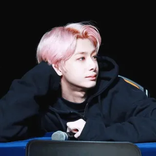 🌩 homme, cheveux roses, portrait, idole, k-pop whatsapp sticker