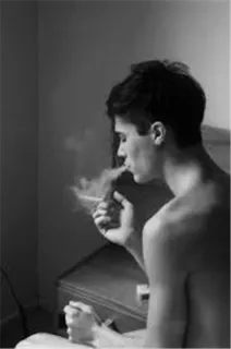🚬 fumare, sigaretta, uomo, bianco e nero, interno telegram sticker