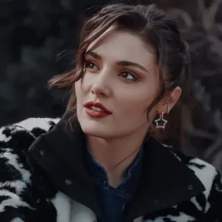 ♥️ kobieta, portret, kolczyki gwiazdy, piękna, moda, makijaż telegram sticker