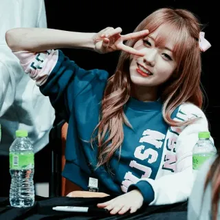 🎄 WJSN 女性, ピースサイン, 韓国人女子, アジア人, 女の子 telegram sticker